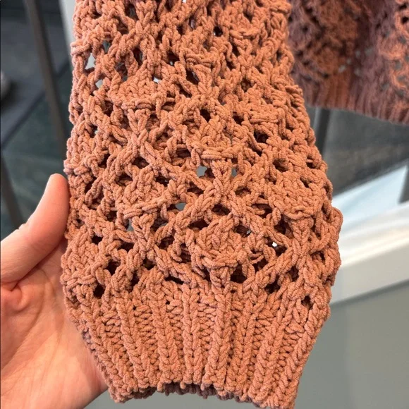 MOON & MADISON Loose Knit Crochet Styled Sweater - Picture 4 of 5